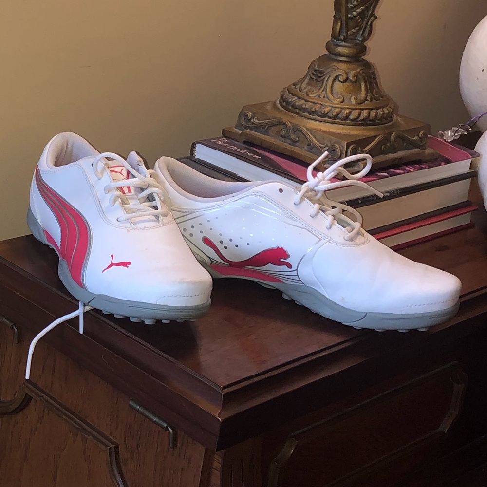 Women Puma Golf Shoes like new